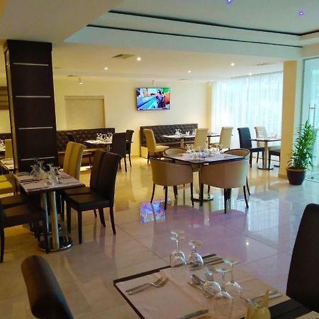 אויו Monty Suites & Golf מראה חיצוני תמונה