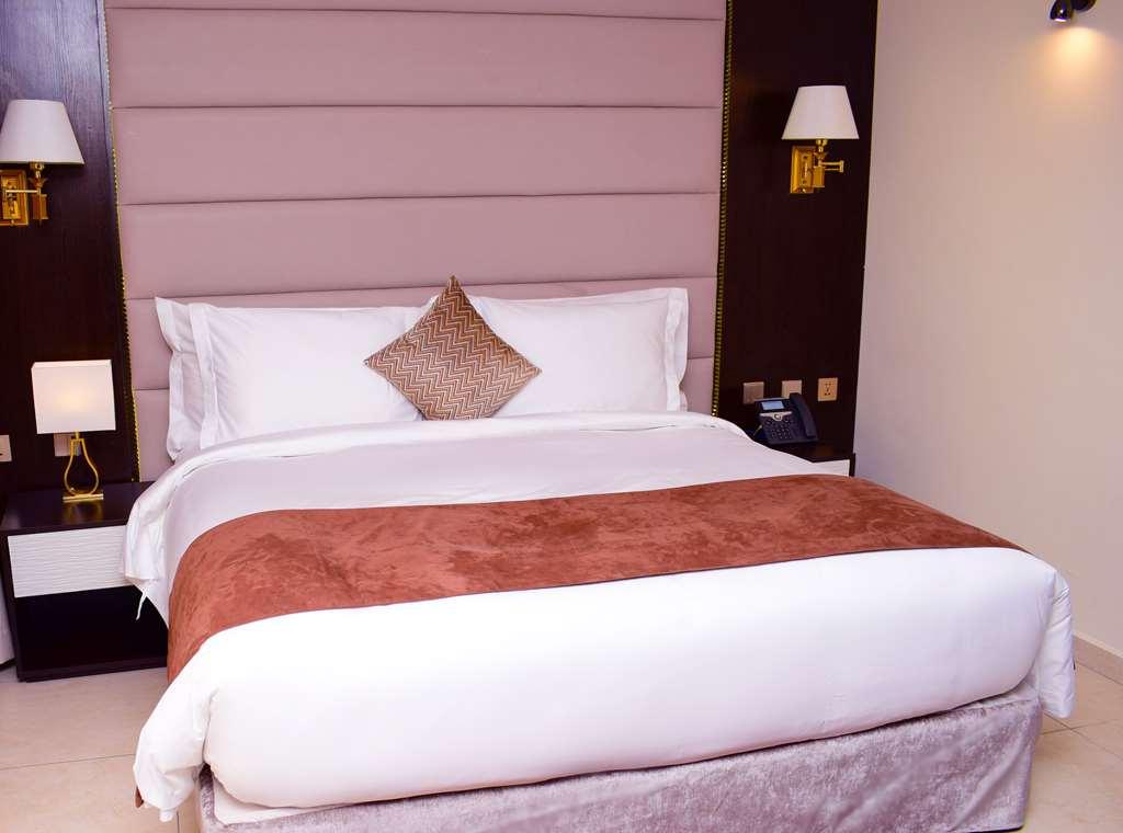 אויו Monty Suites & Golf חדר תמונה