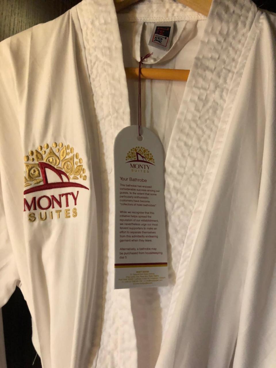 אויו Monty Suites & Golf מראה חיצוני תמונה