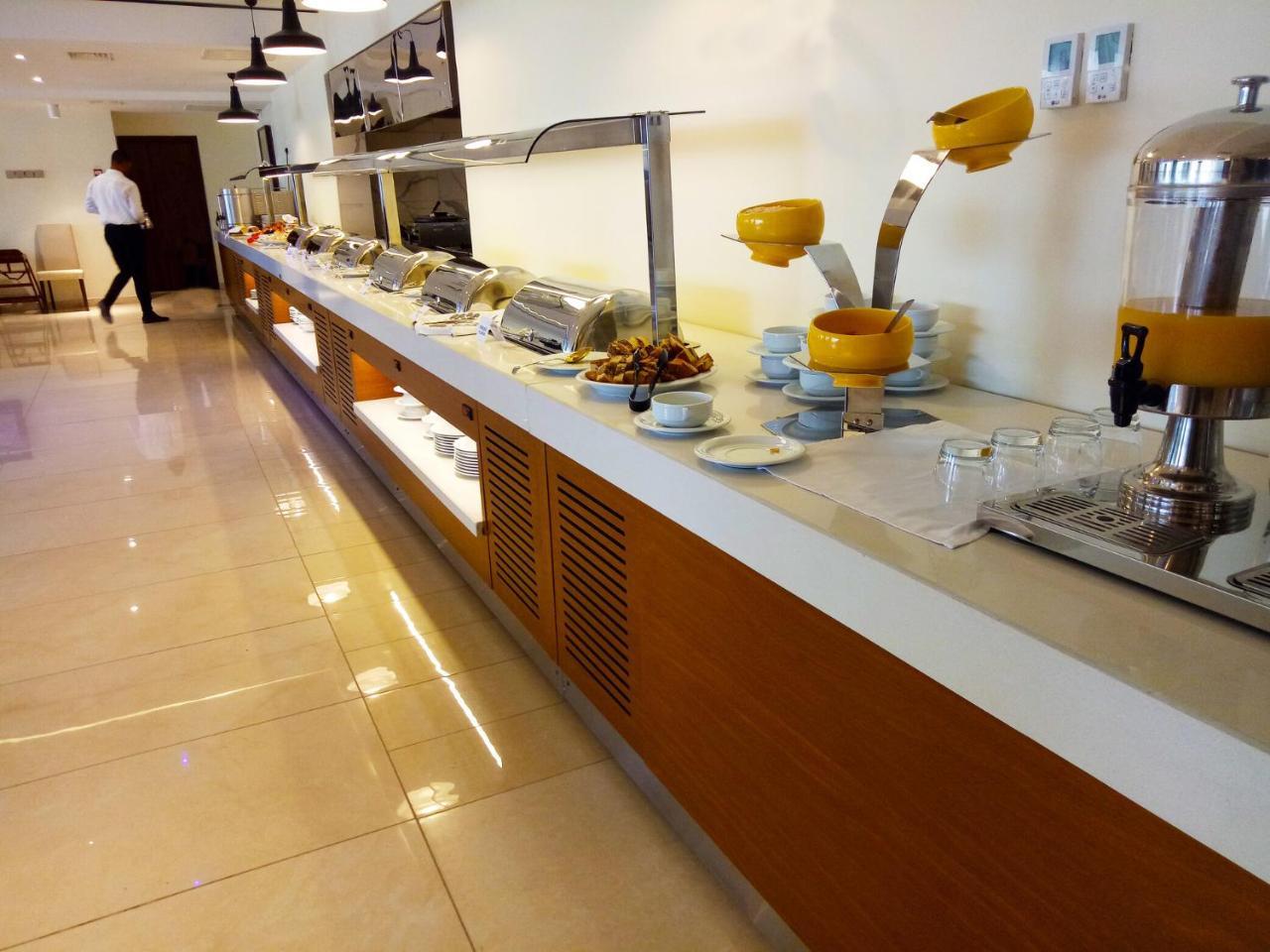 אויו Monty Suites & Golf מראה חיצוני תמונה