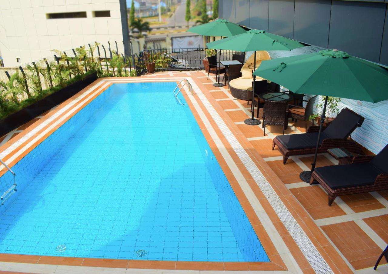 אויו Monty Suites & Golf מראה חיצוני תמונה